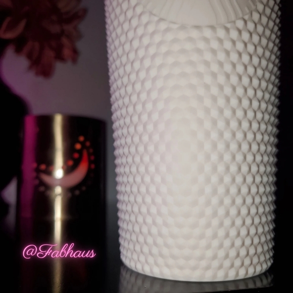 ☁️ Starbucks ☁️ Studded Matte White Venti Cold Tumbler - China Release 2022 - Picture 5 of 9